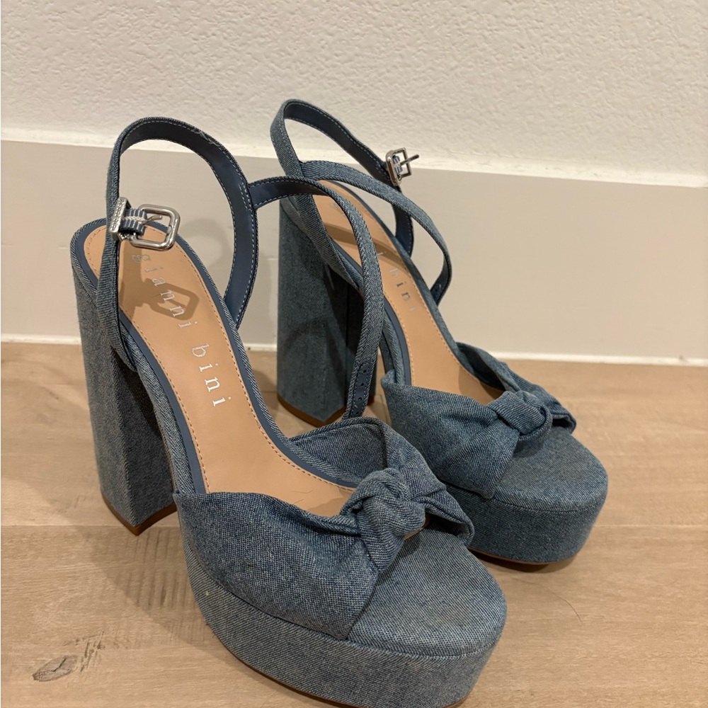 Gianni Bini Denim Blue Platform heels with bow